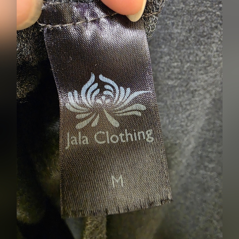 Jala Dolman Pullover - Picture 4 of 6
